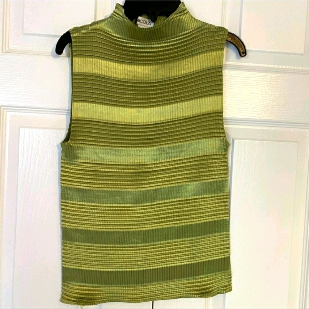 NEW NICOLA GREEN METALLIC TOP/B4A